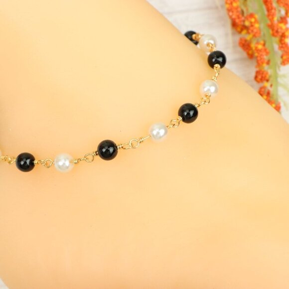 "Handmade Anklet – Elegant & Delicate Jewelry for Women | UNVRC1475 - Picture 4 of 10